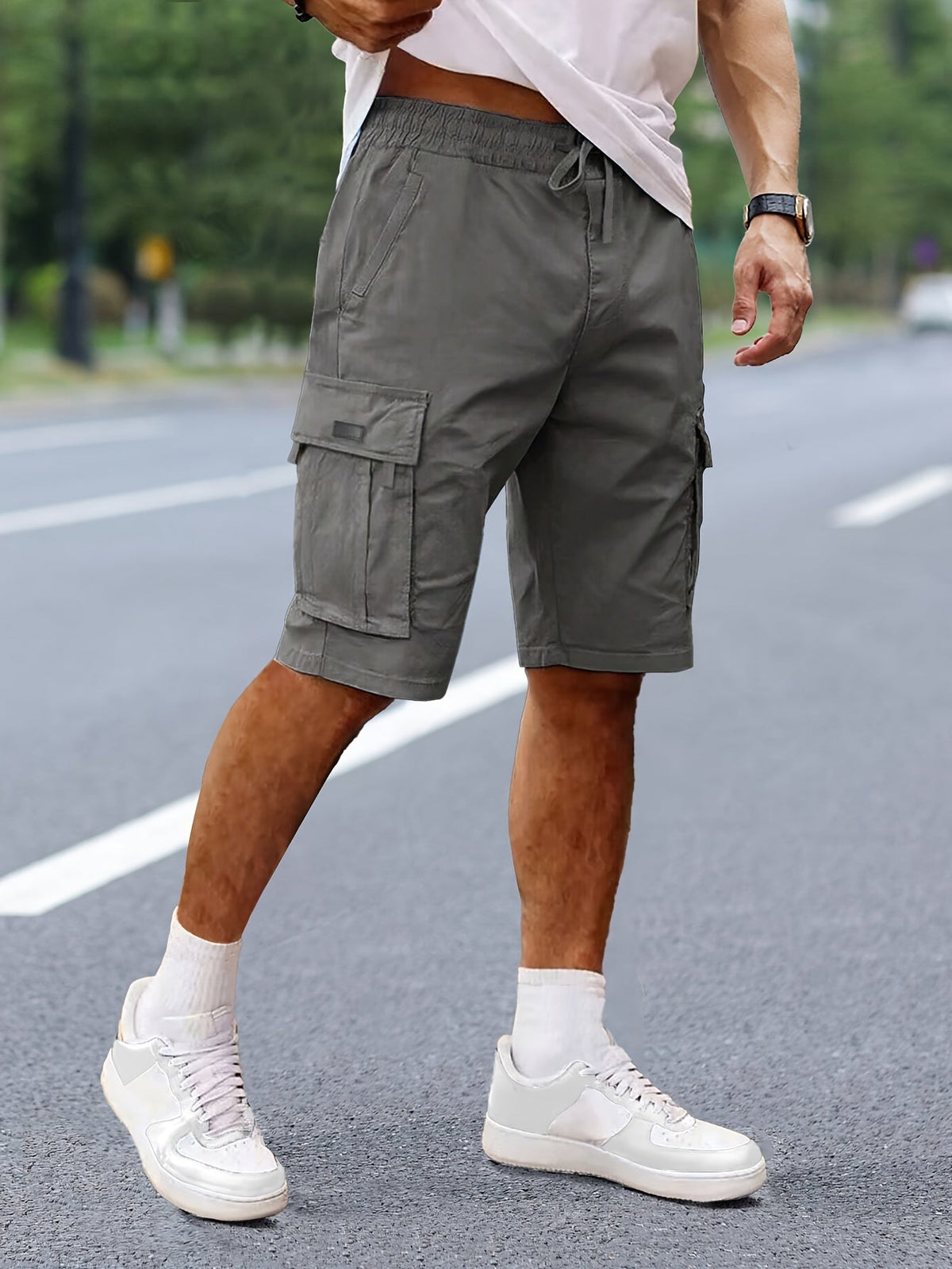 SOLIDE OUTDOOR-SHORTS FÜR MÄNNER