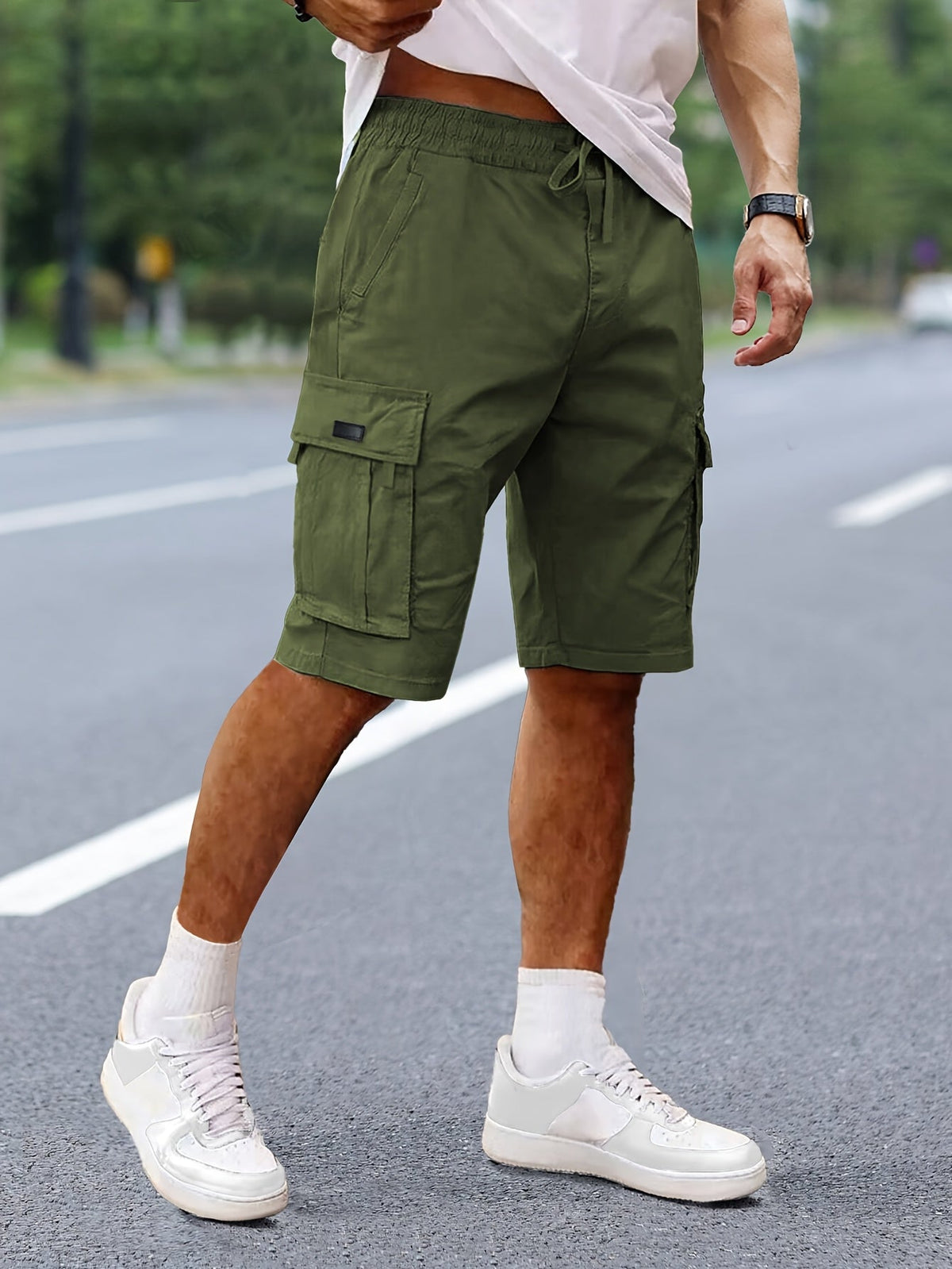 SOLIDE OUTDOOR-SHORTS FÜR MÄNNER