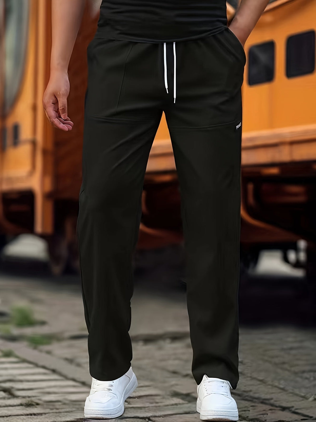 REGULÄRE STRETCHHOSE FÜR HERREN