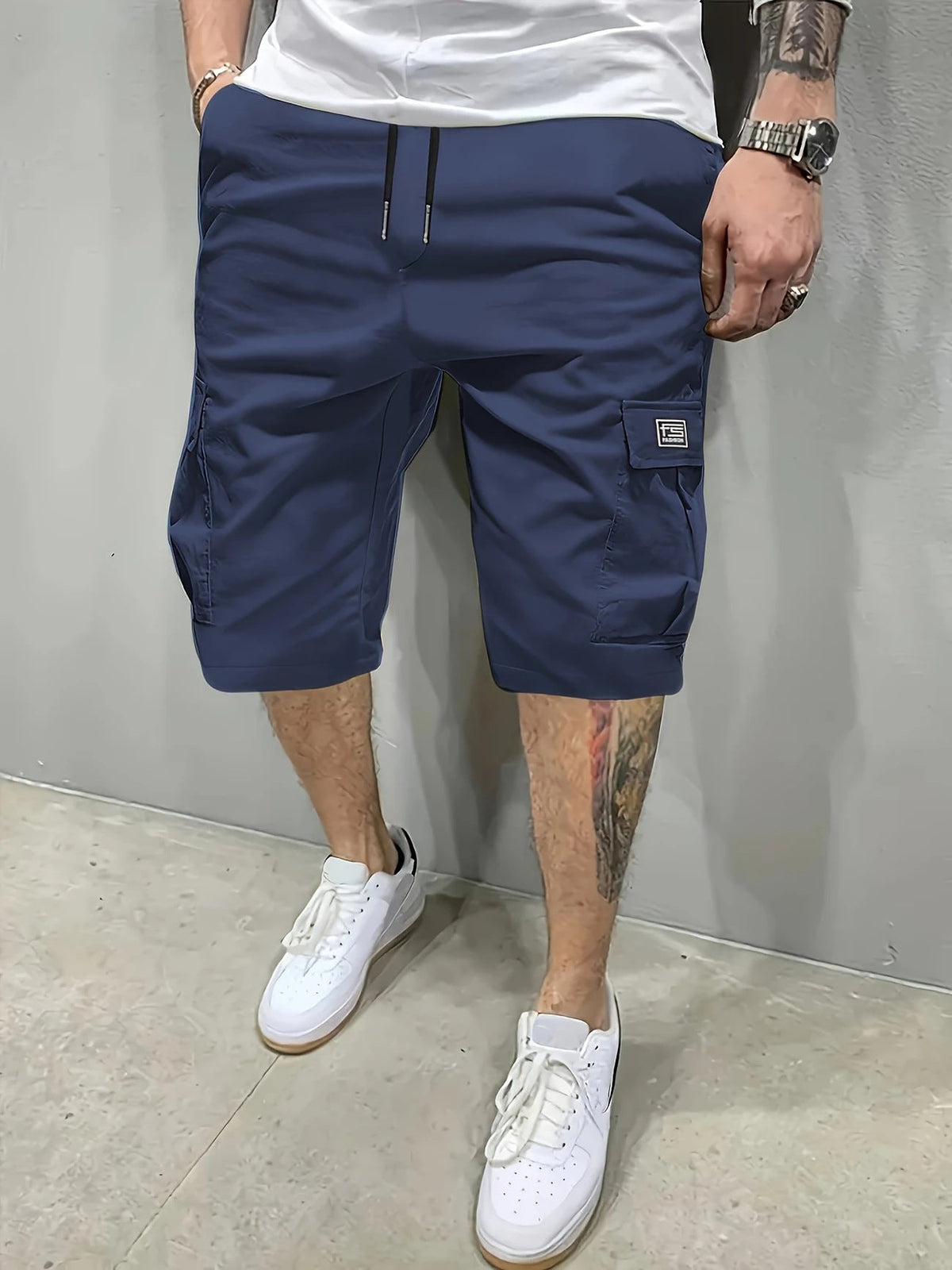 LÄSSIGE CARGO-SHORTS FÜR MÄNNER