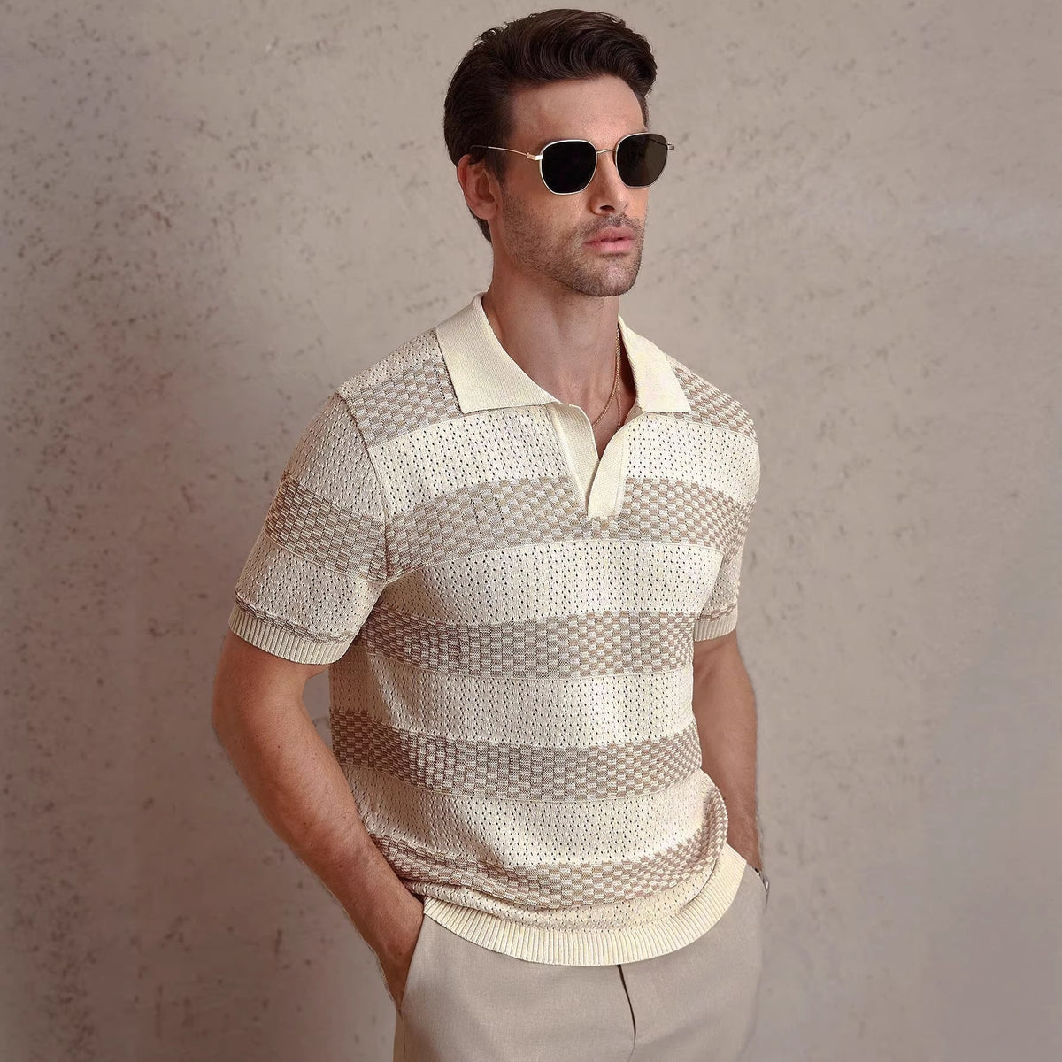 TEXTURIERTES STRICKPOLO FÜR HERREN