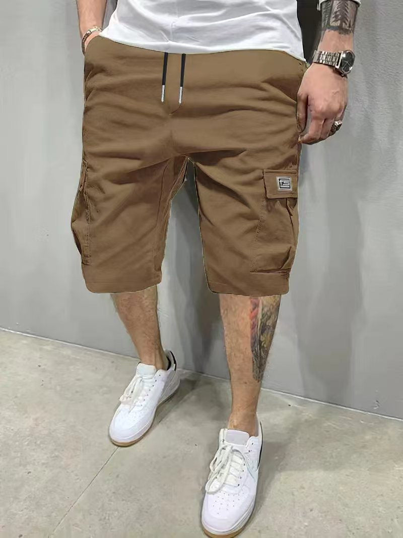 LÄSSIGE CARGO-SHORTS FÜR MÄNNER