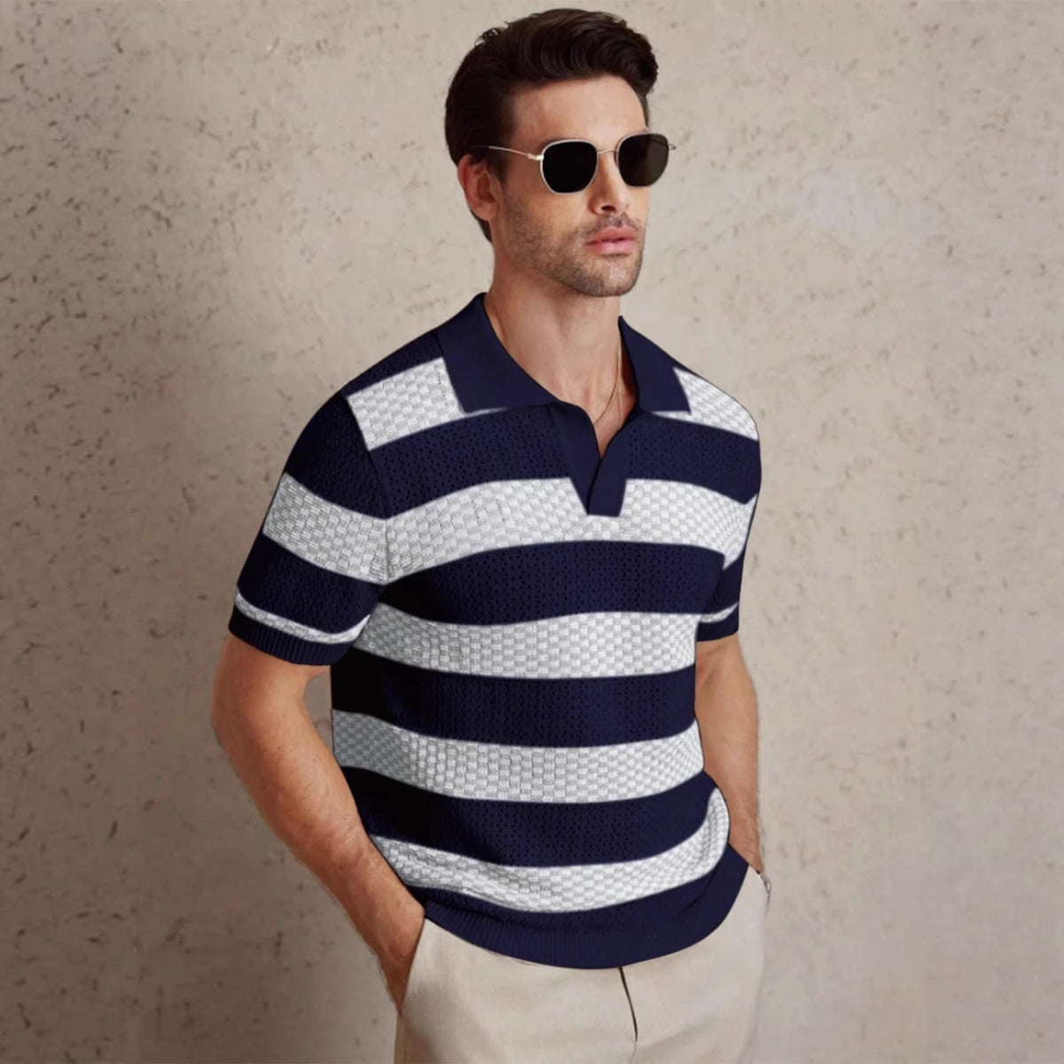 TEXTURIERTES STRICKPOLO FÜR HERREN