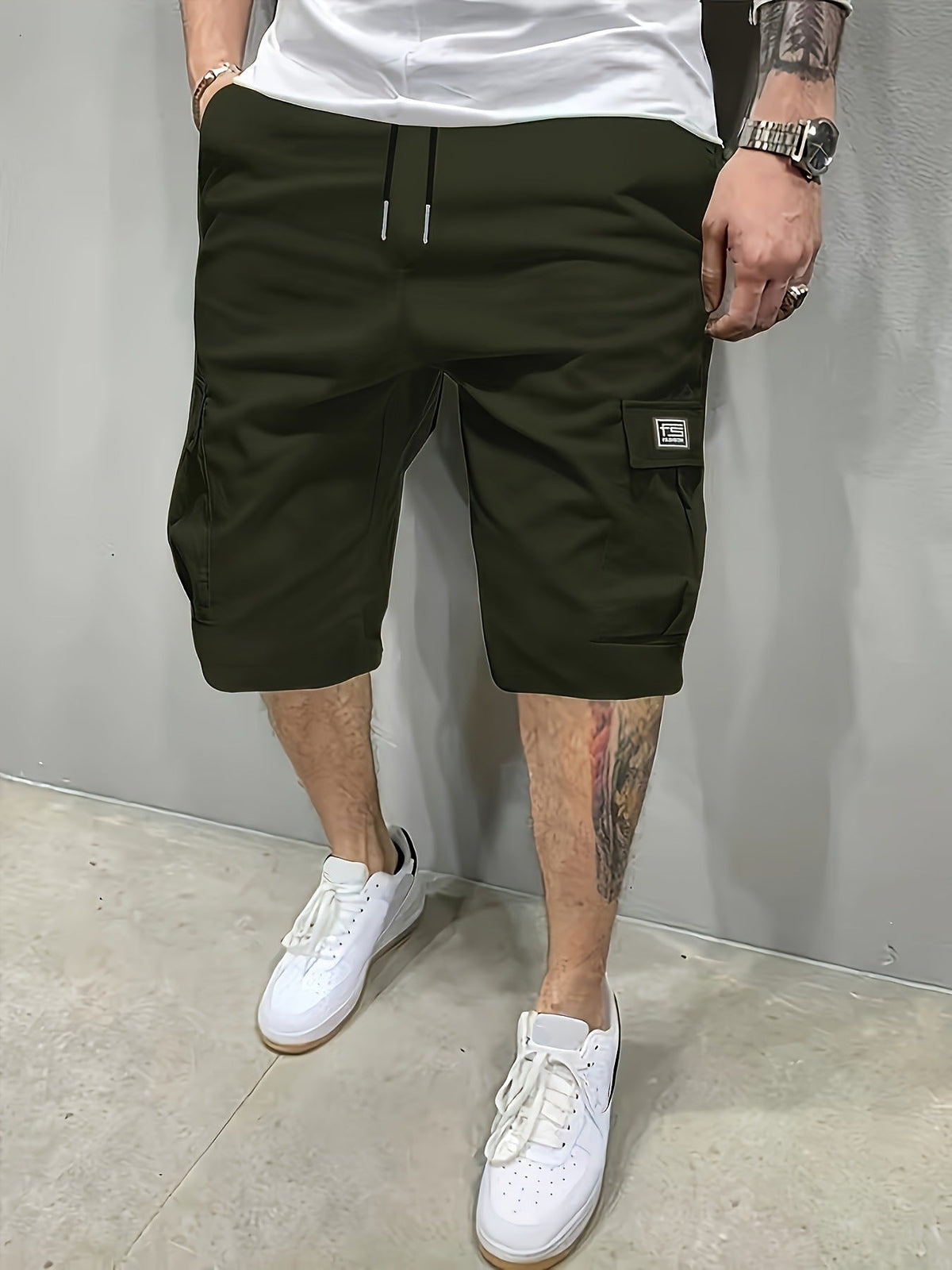 LÄSSIGE CARGO-SHORTS FÜR MÄNNER